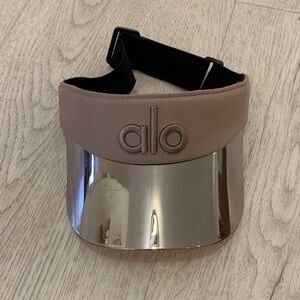 ALO Yoga Tan and Silver Reflective Visor